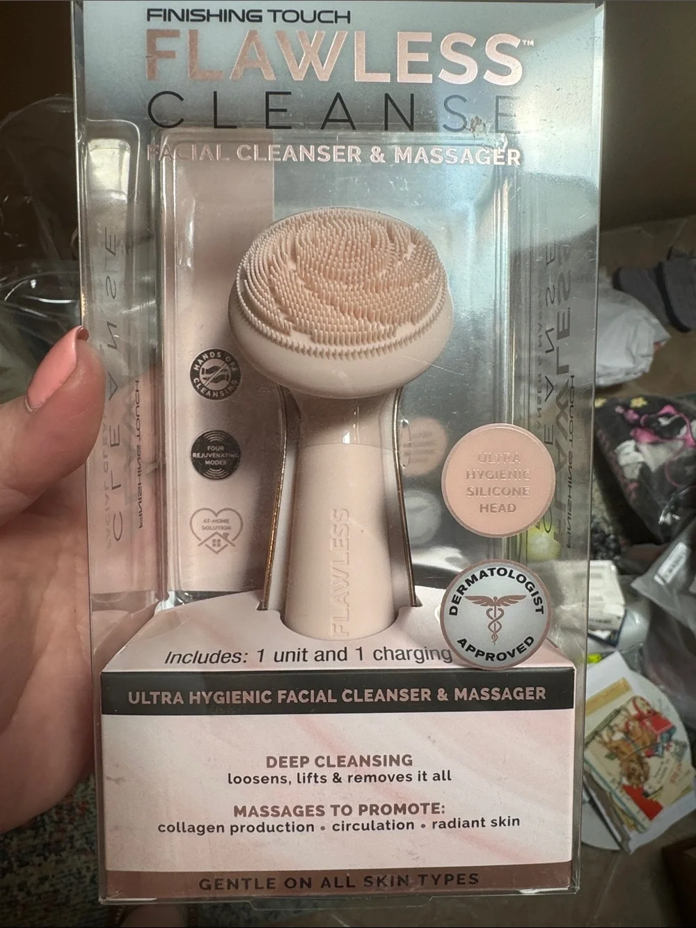 NIB Finishing Touch Flawless Cleanse Facial Cleanser/Massager Rechargeable Brush